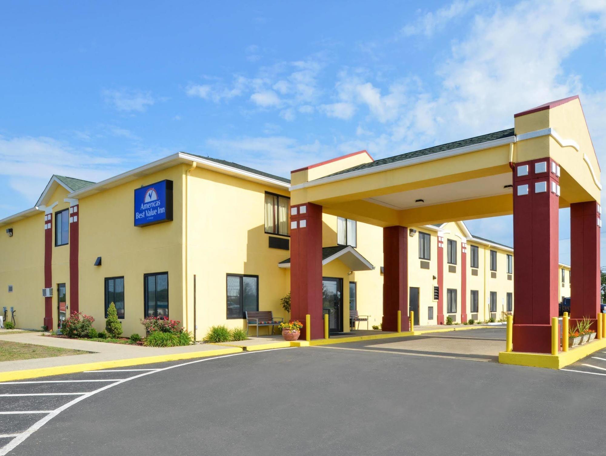 Quality Inn & Suites Brandenburg - Fort Knox Kültér fotó