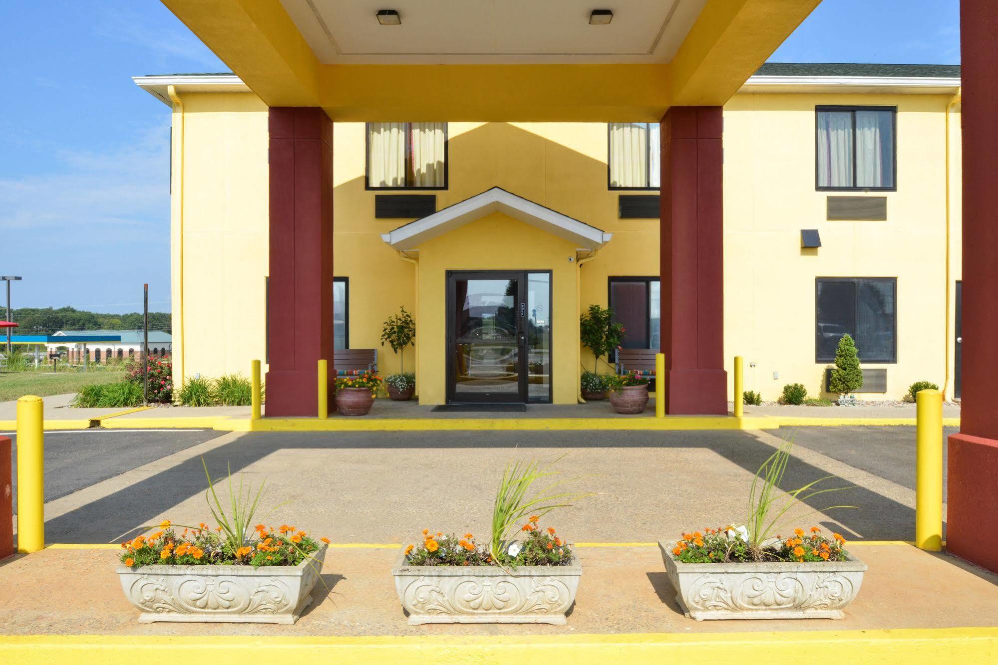 Quality Inn & Suites Brandenburg - Fort Knox Kültér fotó