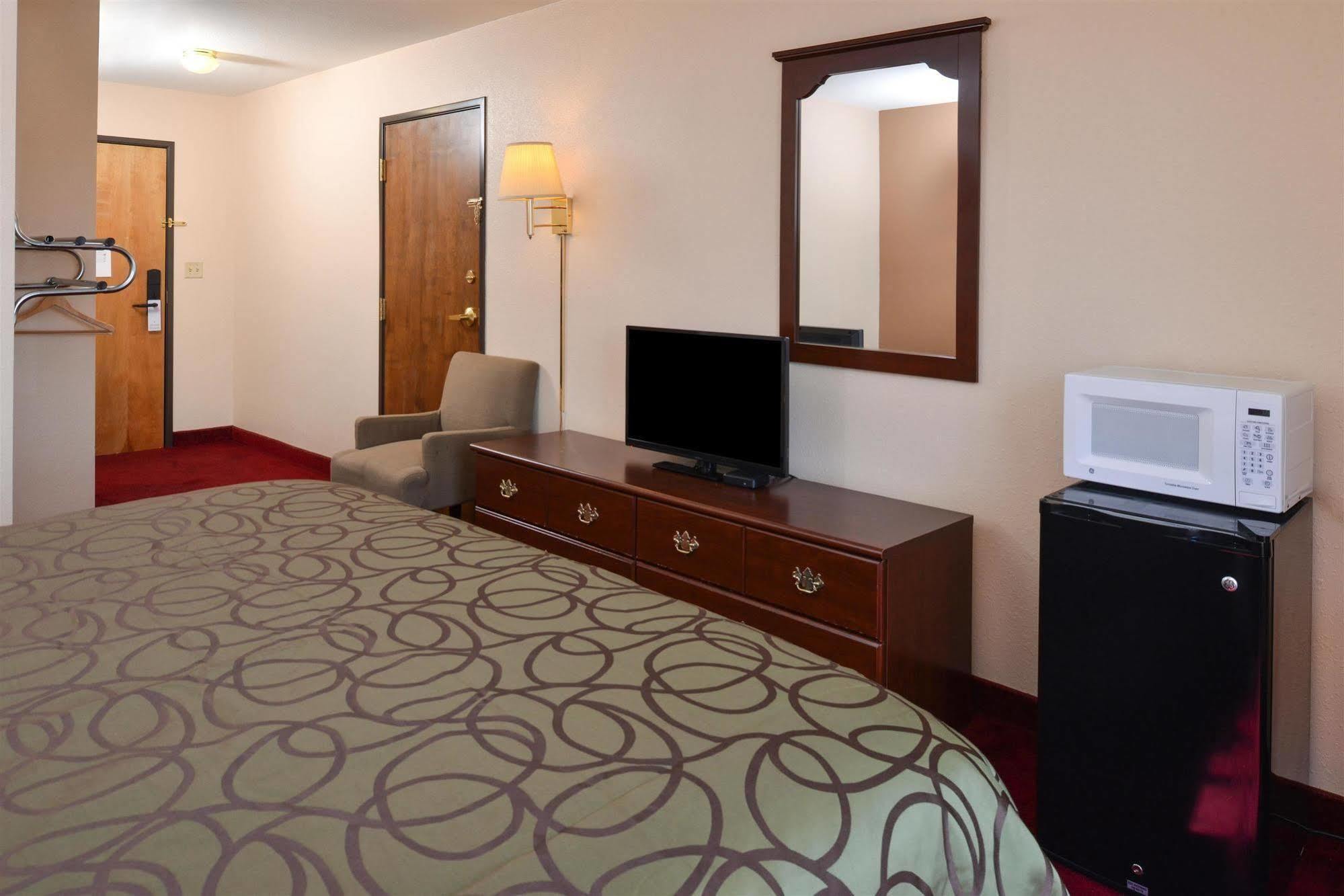 Quality Inn & Suites Brandenburg - Fort Knox Kültér fotó